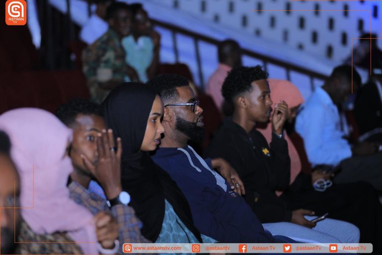 عودة السينما على شاشات المسرح الصومالي