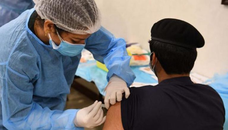 تطعيمات لقاح كورونا في الإمارات