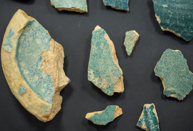 العثور على كنز من العملات العباسية في الإمارات