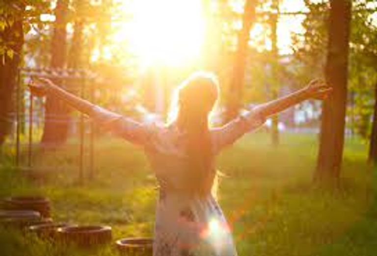 فوائد ضوء الشمس تعتمد على الطول الموجي للأشعة فوق البنفسجية