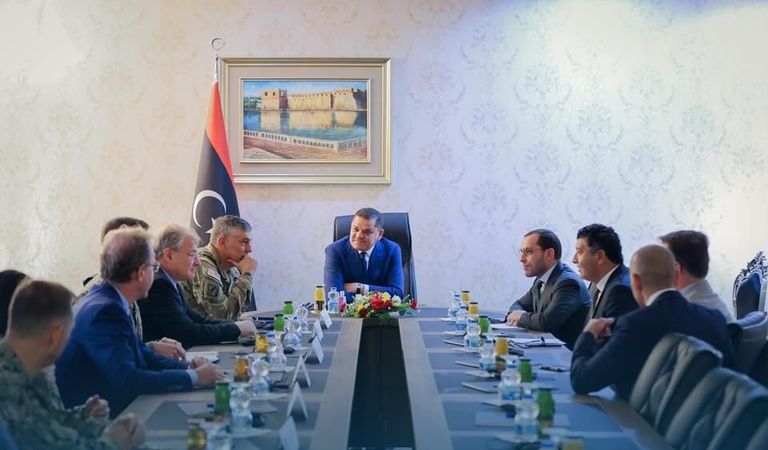 الجنرال ستيفين تاونسند خلال لقاء الدبيبة