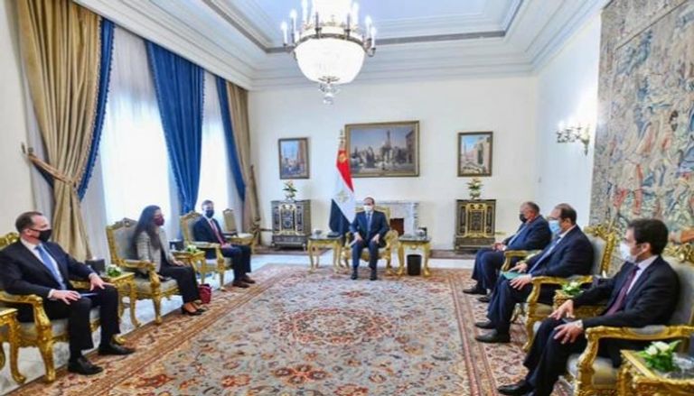 جانب من لقاء الرئيس  المصري ومستشار الأمن القومي الأمريكي
