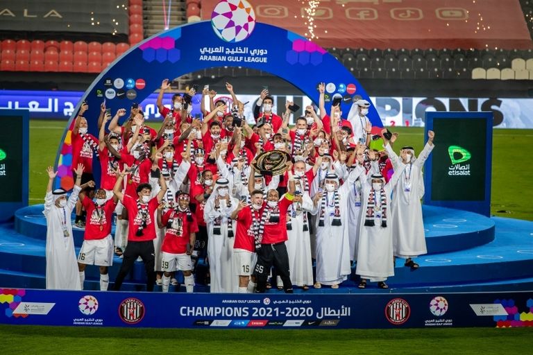 الجزيرة بطل الدوري الإماراتي 2021 الهلال بطل الدوري السعودي 2021