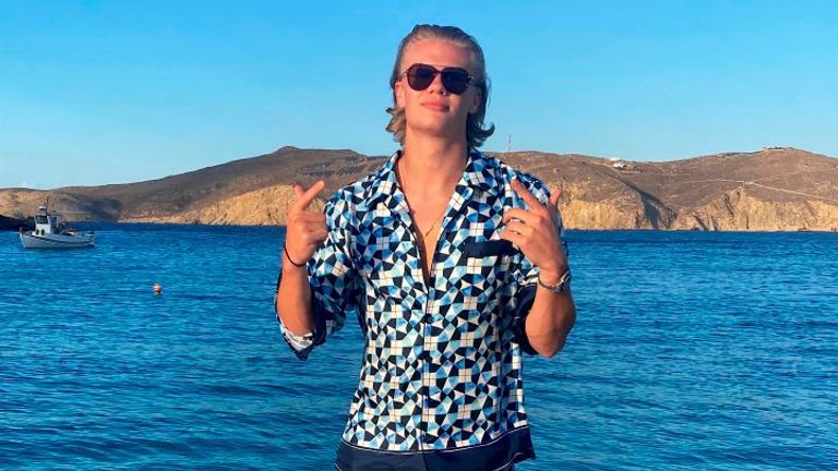 إيرلينج هالاند مهاجم بروسيا دورتموند