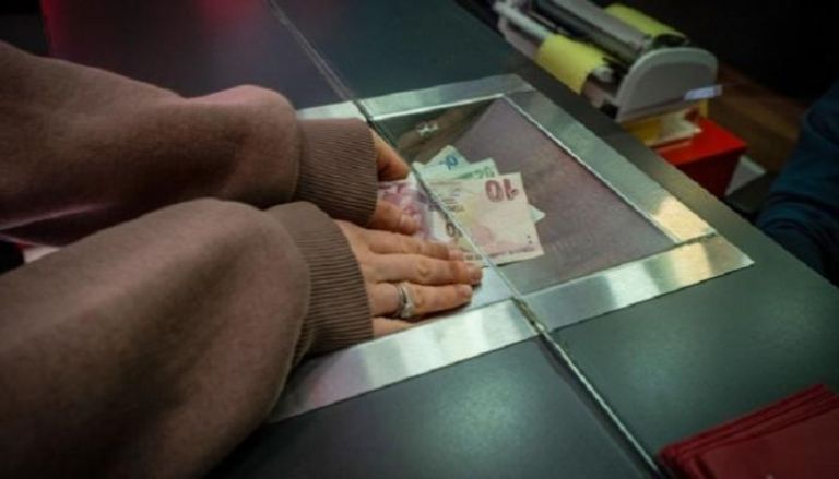 انهيار العملة التركية وارتفاع التضخم
