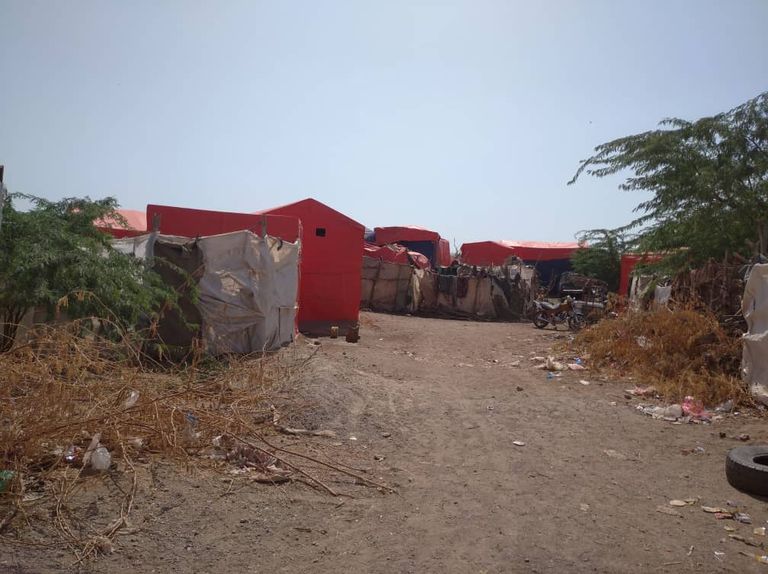 غالبية مخيمات النازحين في اليمن تفتقد الرعاية التوليدية