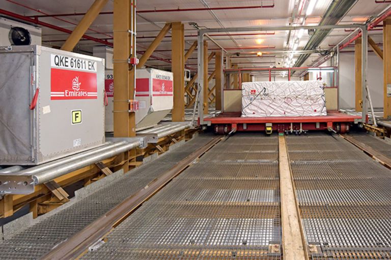 إنجازات 2021 تعزز ريادة الإمارات للشحن الجوي عالميًا