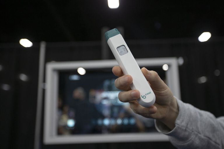 حيوان محشو يحاكي تأثير القضم خلال معرض CES