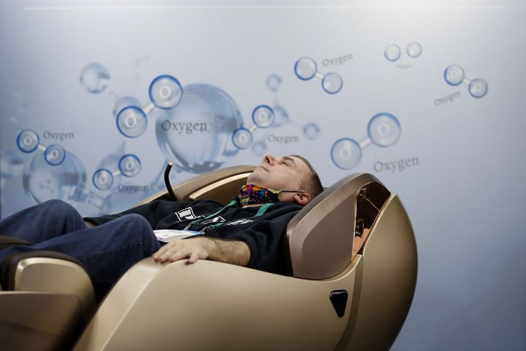 حيوان محشو يحاكي تأثير القضم خلال معرض CES