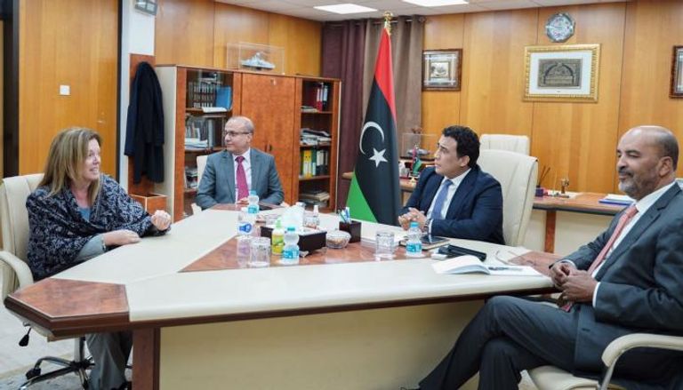 أعضاء الرئاسي الليبي والمستشارة الأممية ستيفاني وليامز
