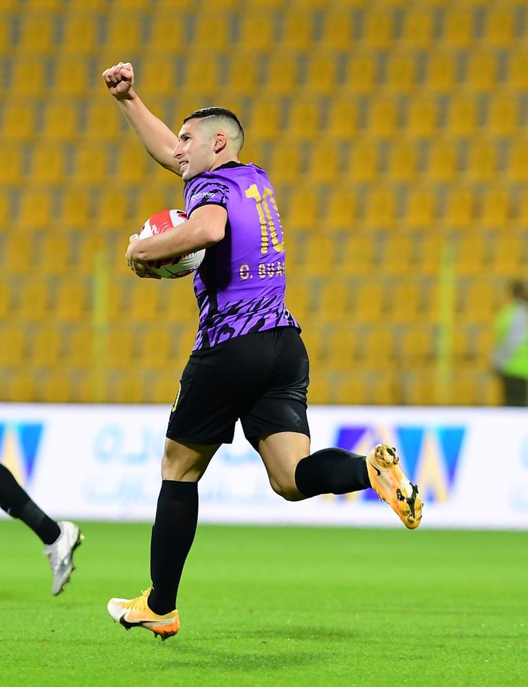 جوانكا مهاجم العين ضد الوصل من مباراة الوصل ضد العين