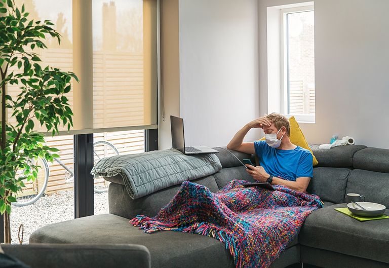 انتقال Covid-19 يحدث غالباً قبل يوم أو يومين من ظهور الأعراض