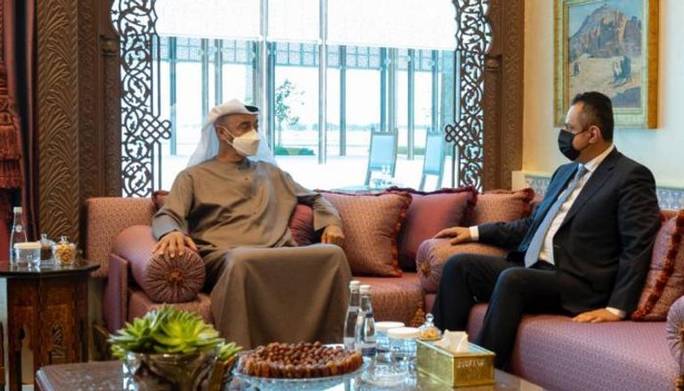 جانب من لقاء الشيخ محمد بن زايد آل نهيان ورئيس  الوزراء اليمني