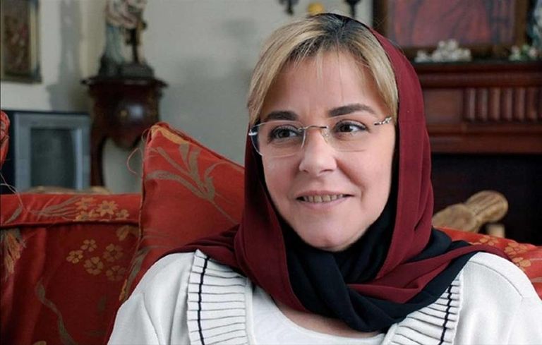 الفنانة مها أبوعوف