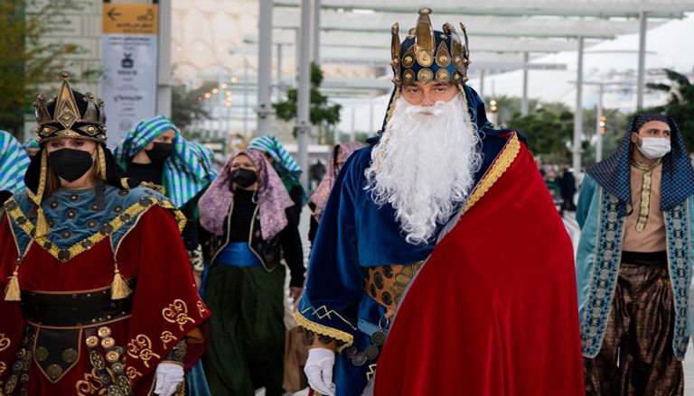 الأطفال تفاعلوا بفرح مع الملوك الثلاثة