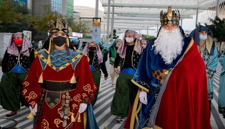 الأطفال تفاعلوا بفرح مع الملوك الثلاثة