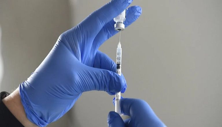 اللقاح يقود معركة العلم ضد فيروس كورونا- أرشيفية