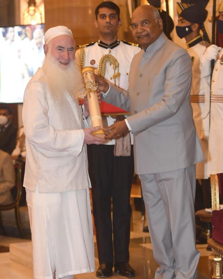 الفنان غلام رسول 