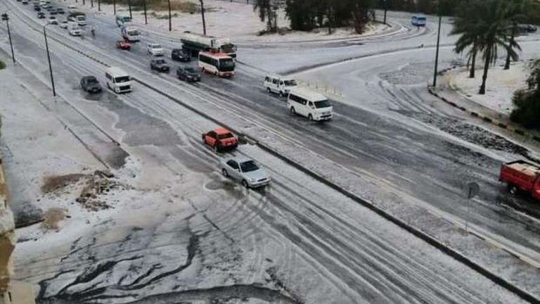 الثلوج تغطي شوارع الغردقة