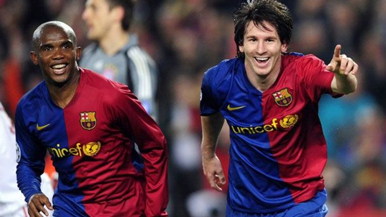 ليونيل ميسي وصامويل إيتو ليونيل ميسي وداني ألفيس بقميص برشلونة