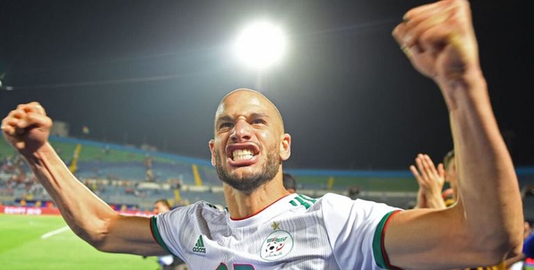 عدلان قديورة لاعب منتخب الجزائر