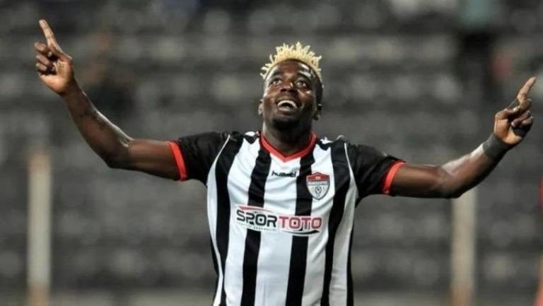 أكسل مايي لاعب اتحاد طنجة المغربي