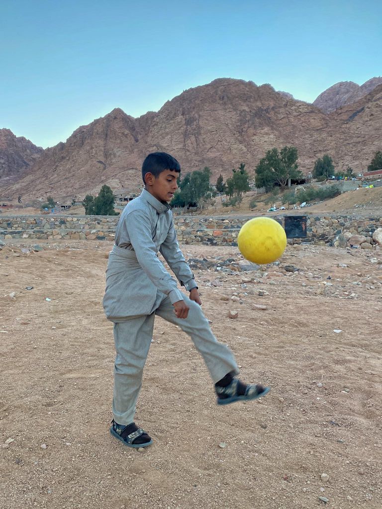 لعب كرة القدم في سانت كاترين