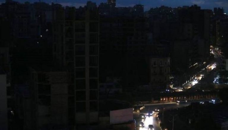 الظلام يخيم على بيروت