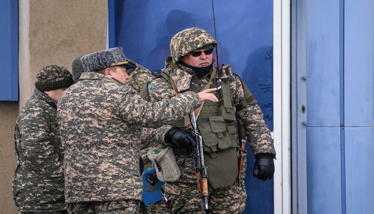 جانب من حملات التفتيش والاعتقالات