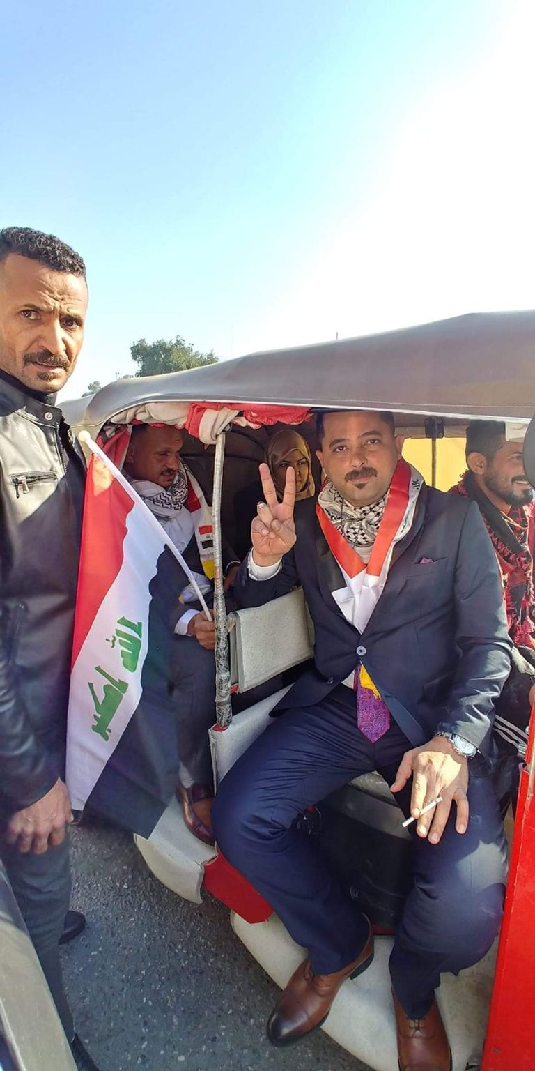 نواب التيار الصدري يرتدون الأكفان بالبرلمان العراقي