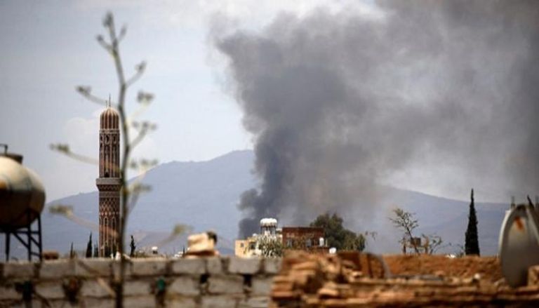 قصف سابق يستهدف مواقع الحوثيين العسكرية في صنعاء
