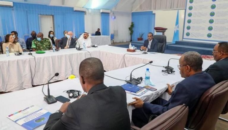 روبلي خلال مؤتمر لتجاوز أزمات الانتخابات في الصومال