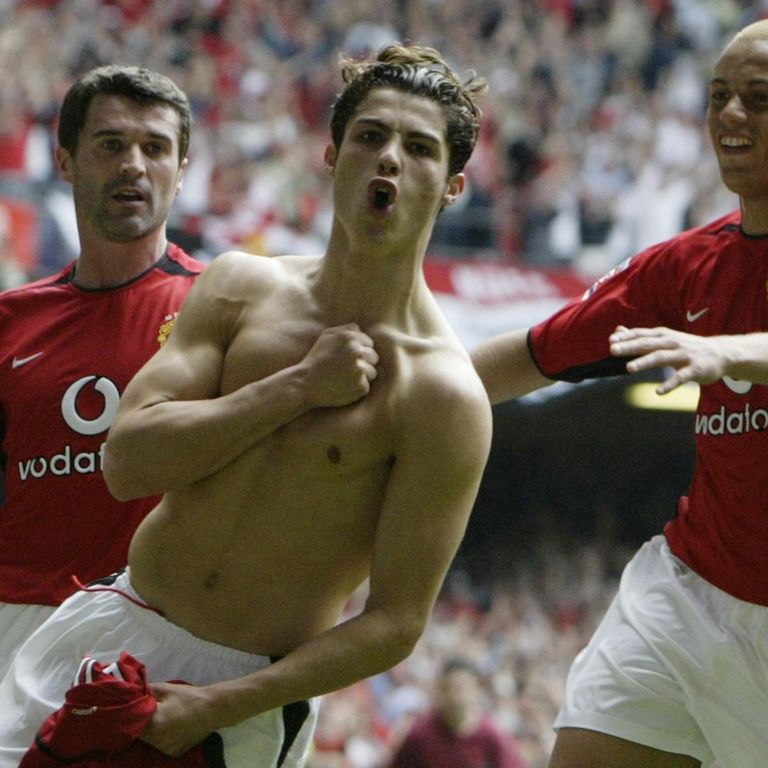 رونالدو يحتفل بهدفه في نهائي 2004 كريستيانو رونالدو مع لقب كأس إنجلترا