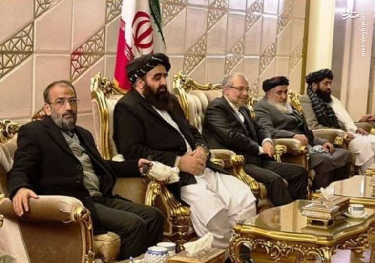 وفد طالبان لحظة وصوله إلى طهران
