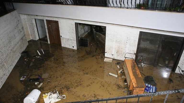 تداعيات الأمطار بإحدى مناطق الولاية التركية