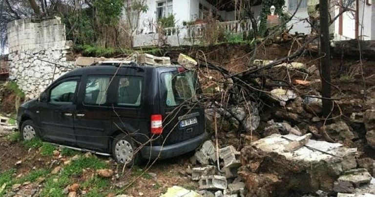 تداعيات الأمطار بإحدى مناطق الولاية التركية