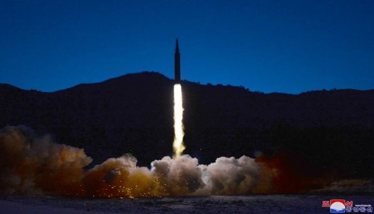 الصاروخ الكوري الشمالي خلال إطلاقه- رويترز