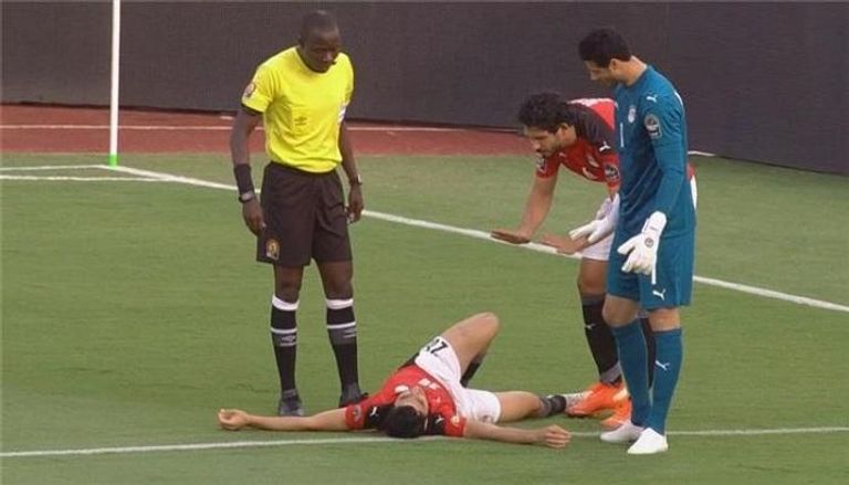 إصابة أكرم توفيق لاعب منتخب مصر
