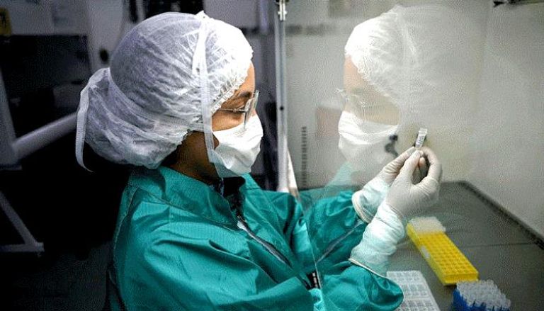 تحاليل إصابة محتملة بفيروس كورونا في مختبر جزائري - أرشيفية