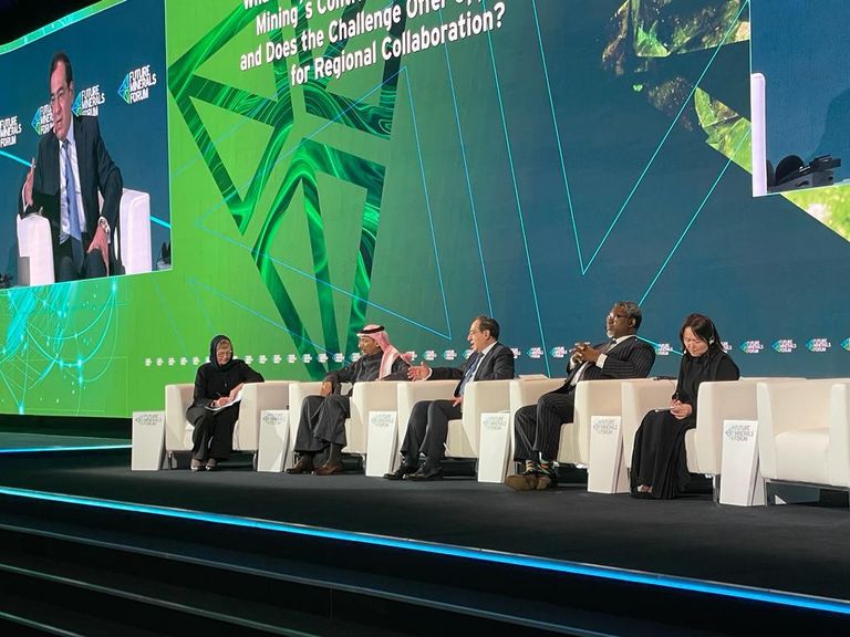 وزير البترول والثروة المعدنية خلال الجلسة الرئيسية