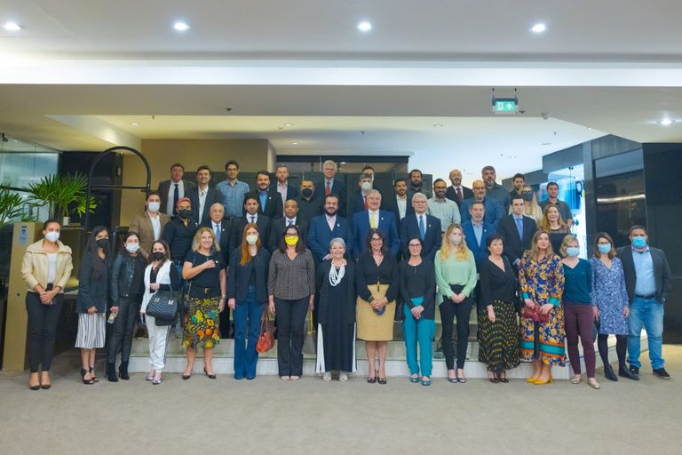 مدير عام وكالة أنباء الإمارات يزور عددا من المؤسسات الإعلامية في البرازيل