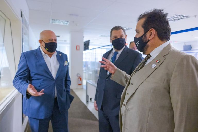 مدير عام وكالة أنباء الإمارات يزور عددا من المؤسسات الإعلامية في البرازيل