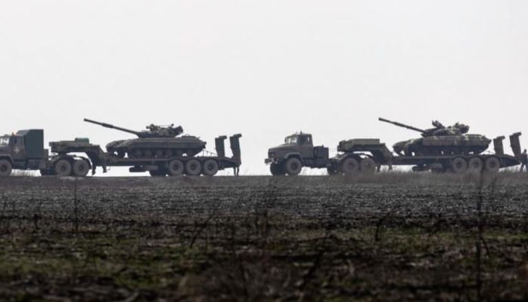 دبابات منقولة لشرق أوكرانيا