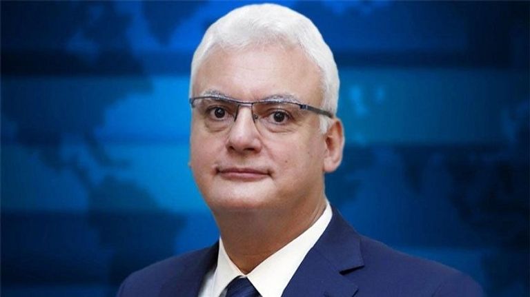 وزير الاتصالات اللبناني جوني قرم فرع لشركة اتصالات لبنانية