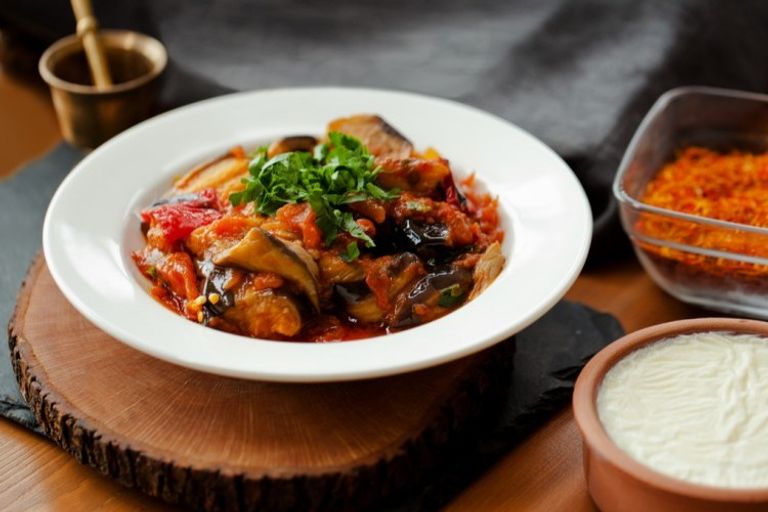 المسقعة الباردة للنباتيين وصفات نباتية سهلة للرجيم