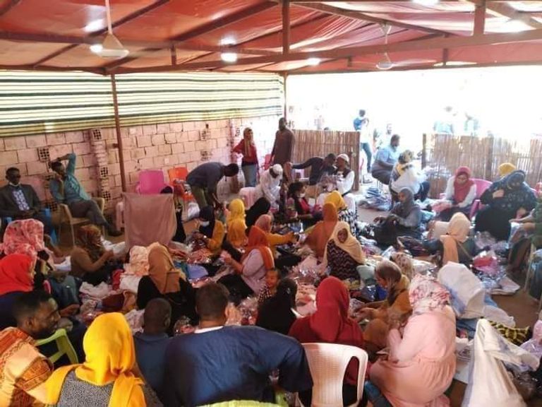 متطوعون بمبادرة "كسوة شتاء"