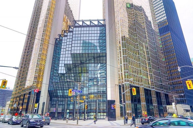 ناطحة السحاب المطلية بالذهب Royal Bank Plaza ناطحة السحاب المطلية بالذهب Royal Bank Plaza