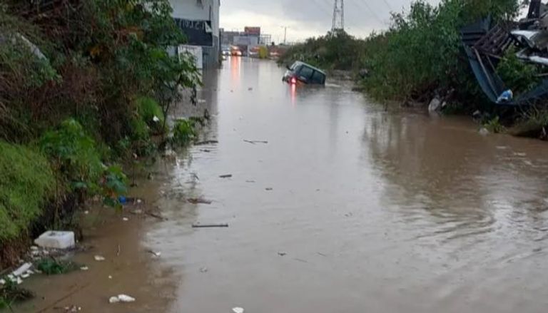 المياه تغمر الطرق ببع ضواحي تل أبيب