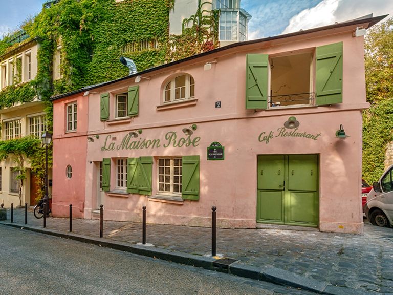 La Maison Rose  مسرح Emily in Paris في فرنسا