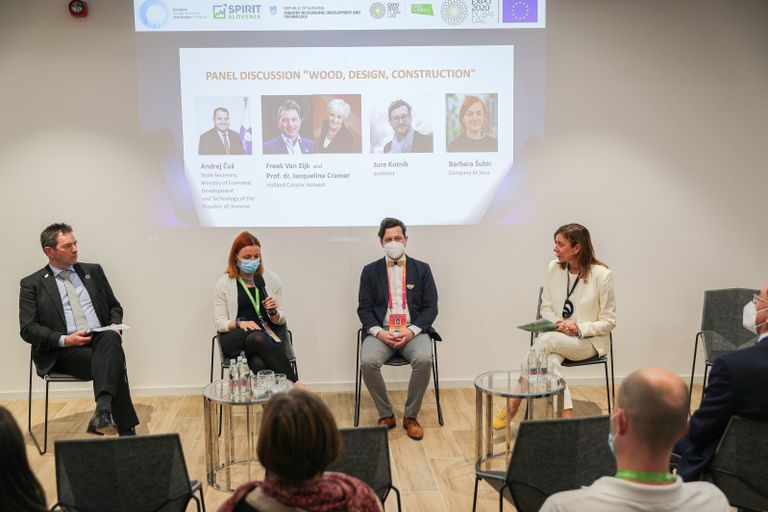 سلوفينيا تكشف عن ثروتها من الخشب في إكسبو 2020 دبي سلوفينيا تكشف عن ثروتها من الخشب في إكسبو 2020 دبي